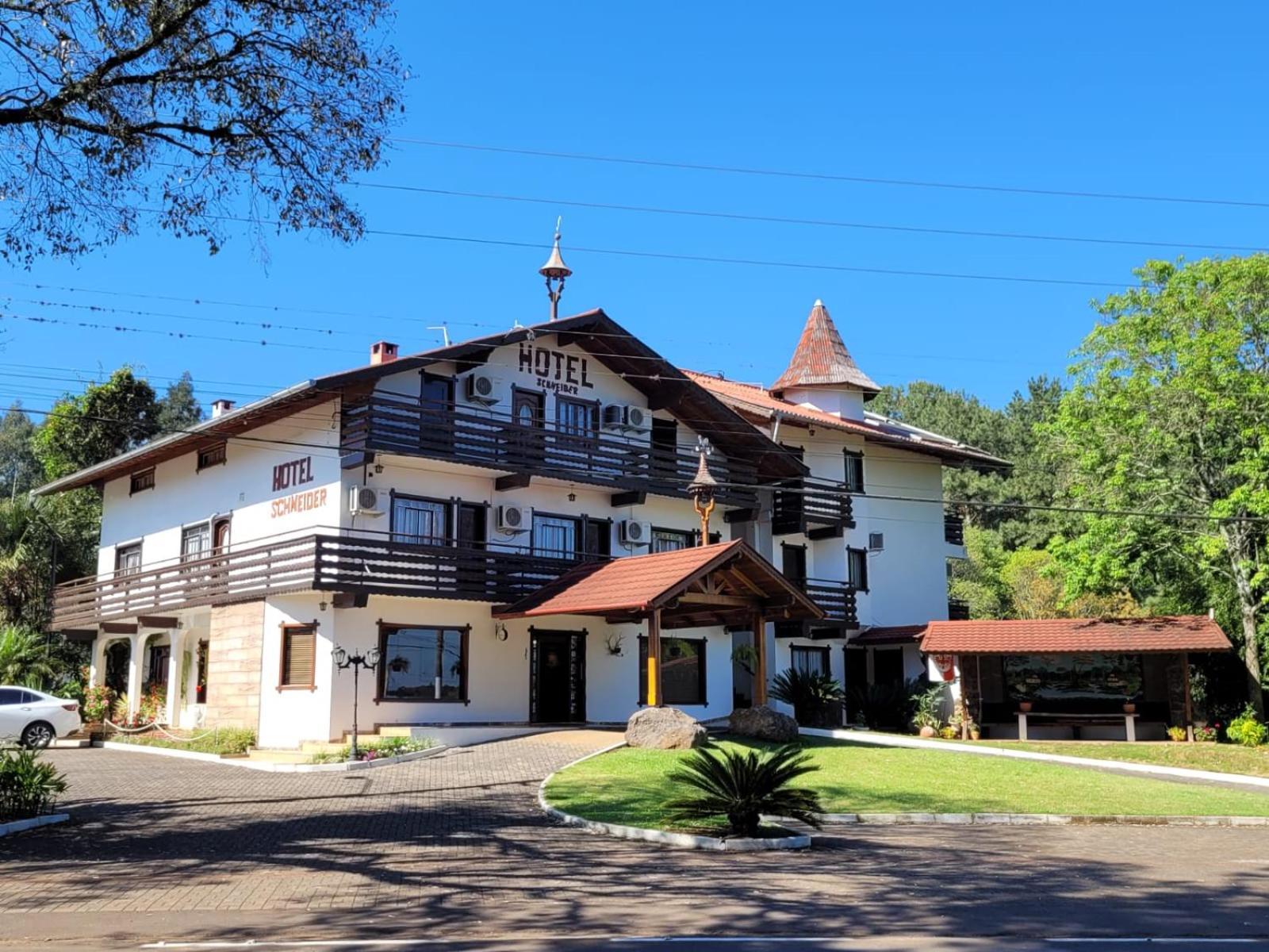 Hotel Schneider Treze Tílias Екстериор снимка